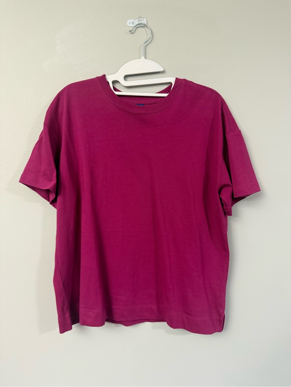 Old Navy Men's Short Sleeve Crew T‑Shirt in Deep Raspberry